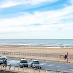 Διαμέρισμα 1 Bedroom Awesome In *