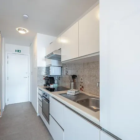 Apartment 1 Bedroom Awesome In